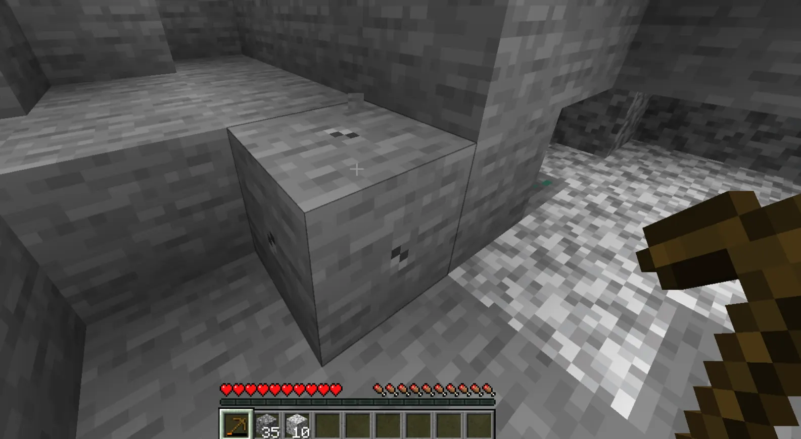  Minecraft wooden tools durability showing low durability pickaxe