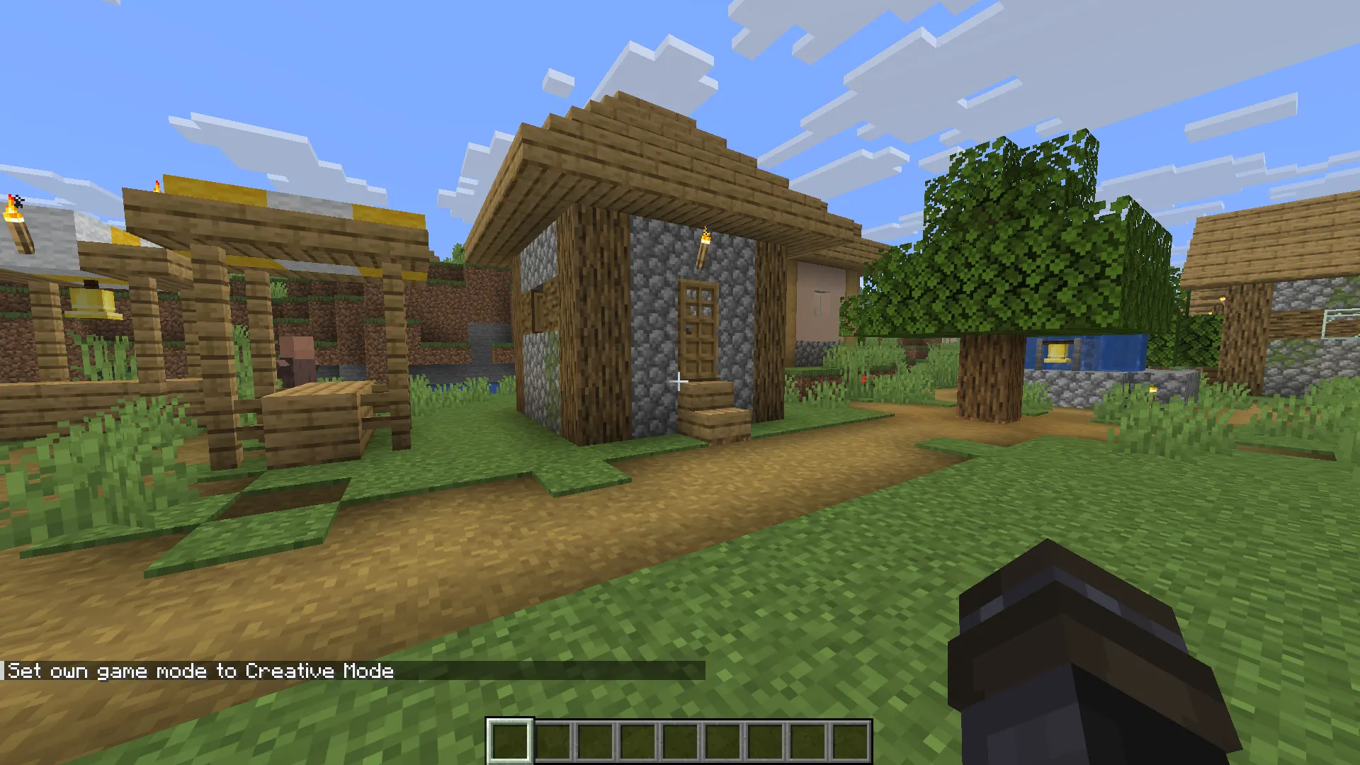 Using gamemode creative command in Minecraft chat