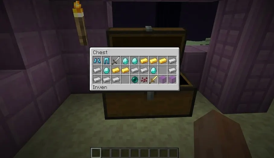 End City loot chest containing diamond gear and valuable items